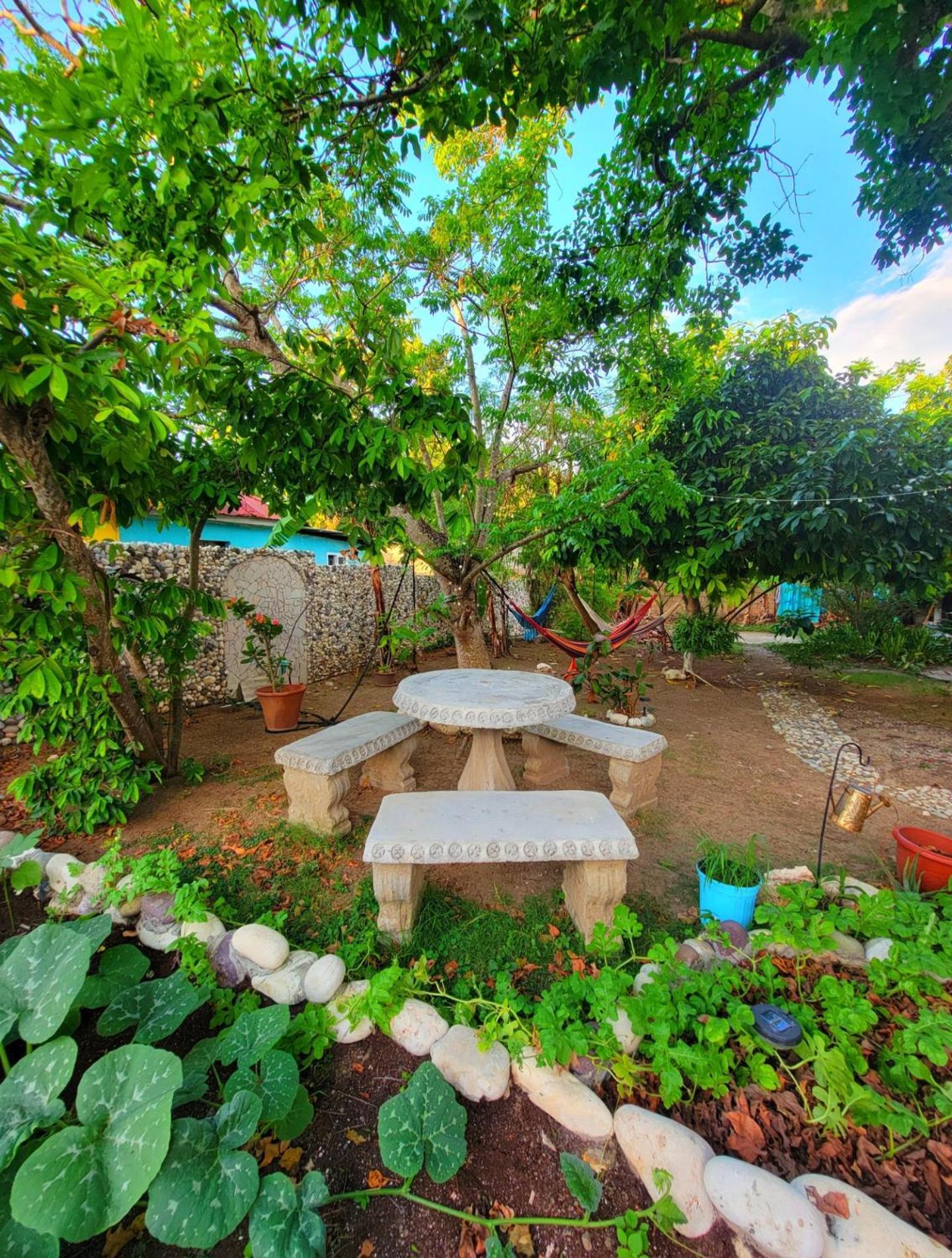 Green'S Palace Jamaica Oracabessa Esterno foto