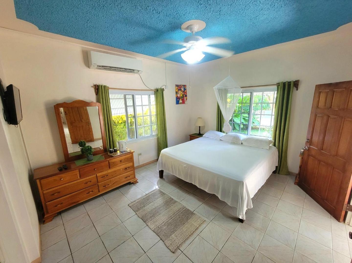 Green'S Palace Jamaica Oracabessa Esterno foto